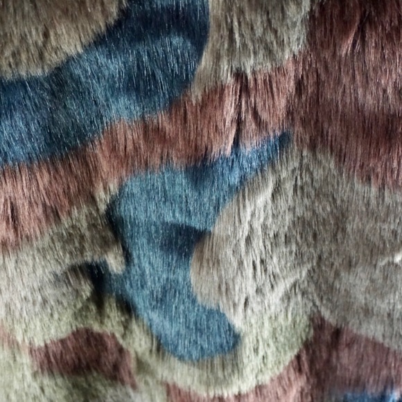 Anthropologie Camo Faux Fur Bomber Jacket New L - Picture 5 of 13